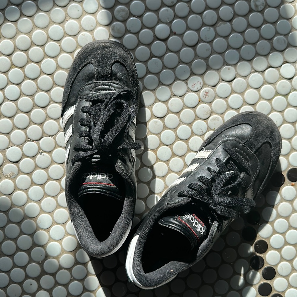 Adidas Sambas, kids sz 4